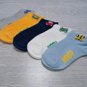 fiú titokzokni járműves