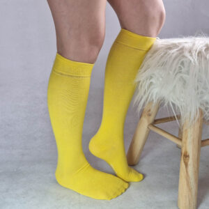 citromsárga térdzokni