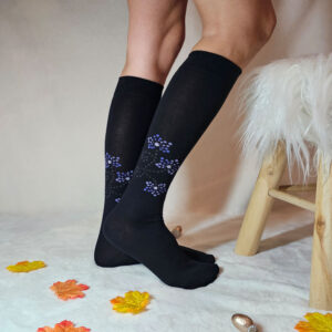 női térdzokni lila virág mintás