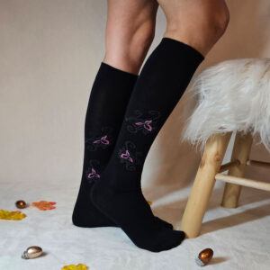 női térdzokni rózsaszín virág mintás