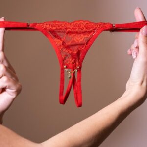 nyitott tanga csipkés köves