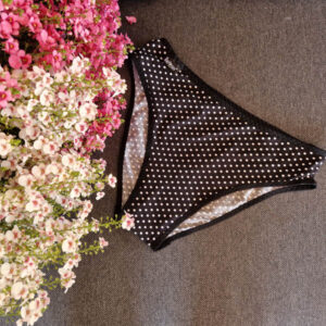 barones kata bugyi pöttyös mintás fekete