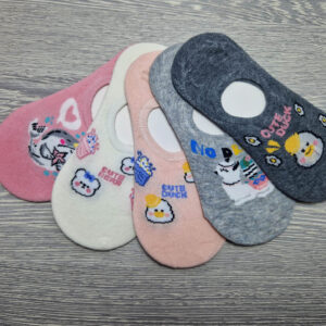 lány mélyebben kivágott titokzokni 1