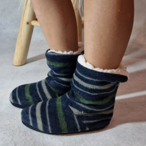 fiú csizmás mamusz csíkos