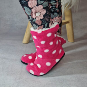 lány csizmás mamusz pöttyös