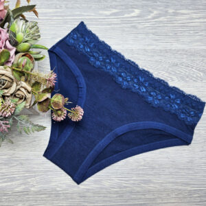 női bugyi csipke díszítéssel D5603-kék