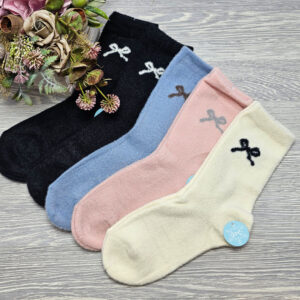 Női gyapjú zokni masni mintás