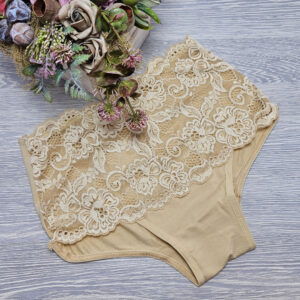 magas derekú női alsó csipke díszítéssel drapp