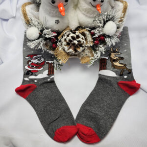 Karácsonyi-mikulásos zokni felemás mintás