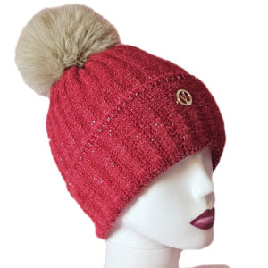 Női kötött polár béléses sapka anyagában hosszában mintás csillogós-piros1