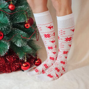 RÉNSZARVAS mintás térdzokni-fehér