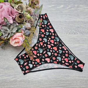 Varrat nélküli női alsó SZIVECSKE MINTÁS